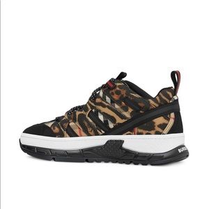 Men’s size UK 41 brand new in box with tags